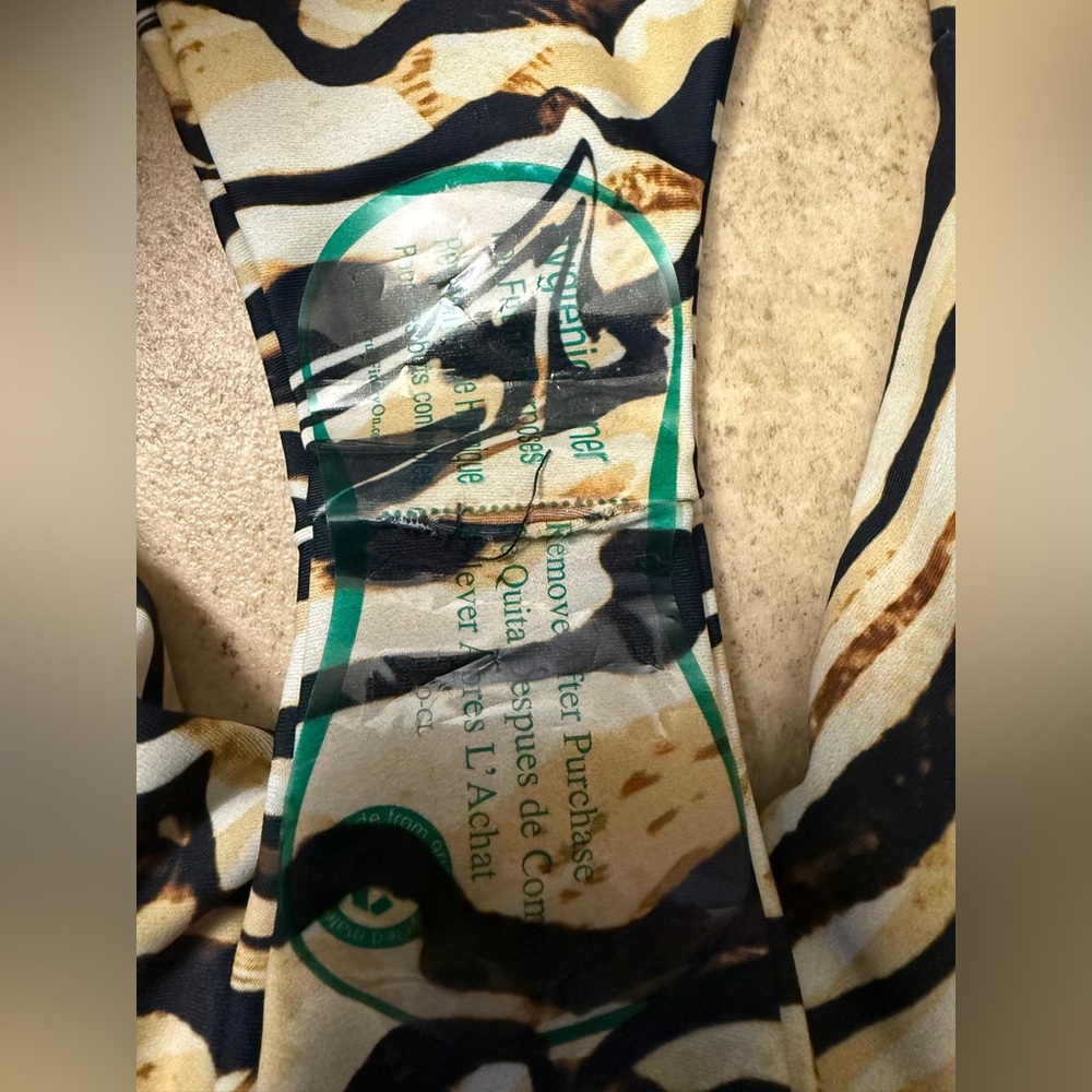 NWT- SKATIE One-Shoulder Bikini Set in Abstract Print - Picture 6 of 9